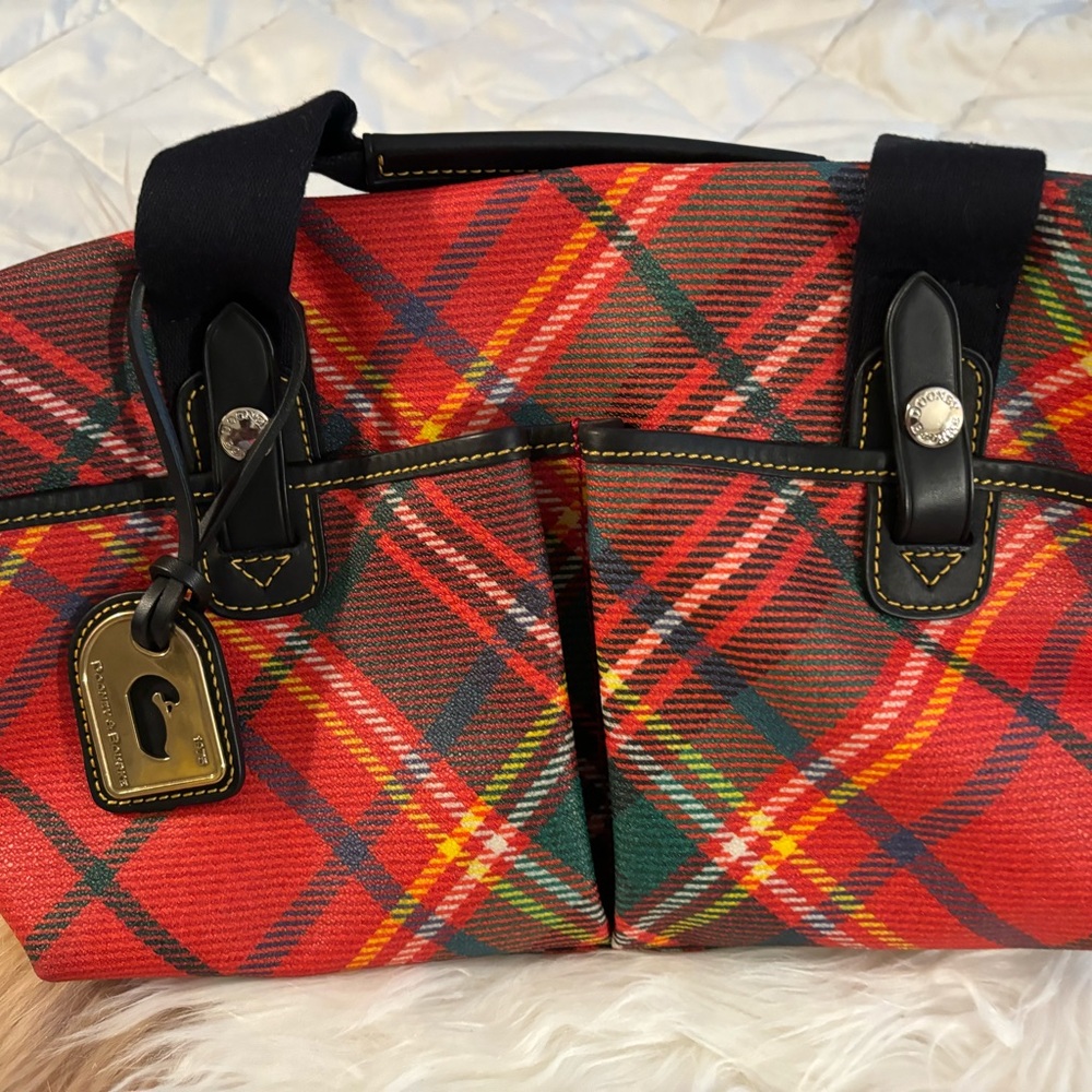 DOONEY AND BURKE RED PLAID BAG.